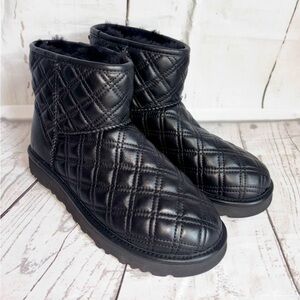 UGG CLASSIC MINI II QUILTED BLACK BOOTS WOMEN'S LEATHER 8